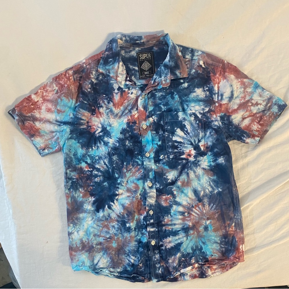 Super Massive Blue/Red/White Tie Dye Casual Button Shirt Mens Size Small